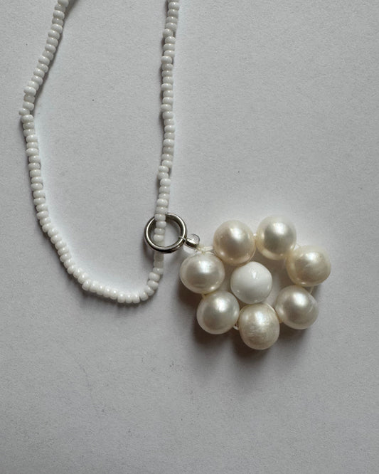 Pearl wedding necklace
